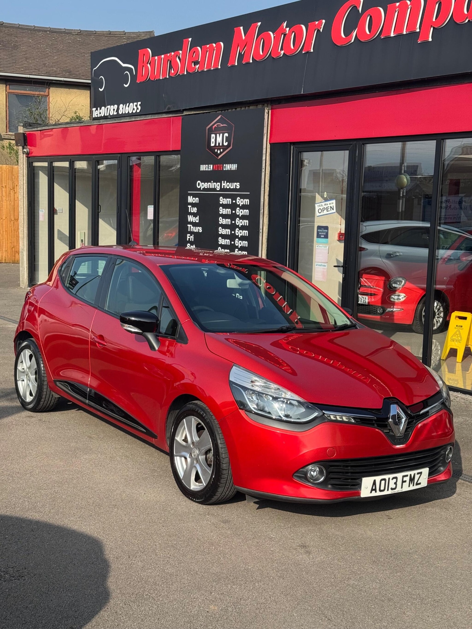 Used Renault Clio for sale - 77977970: Photo 2