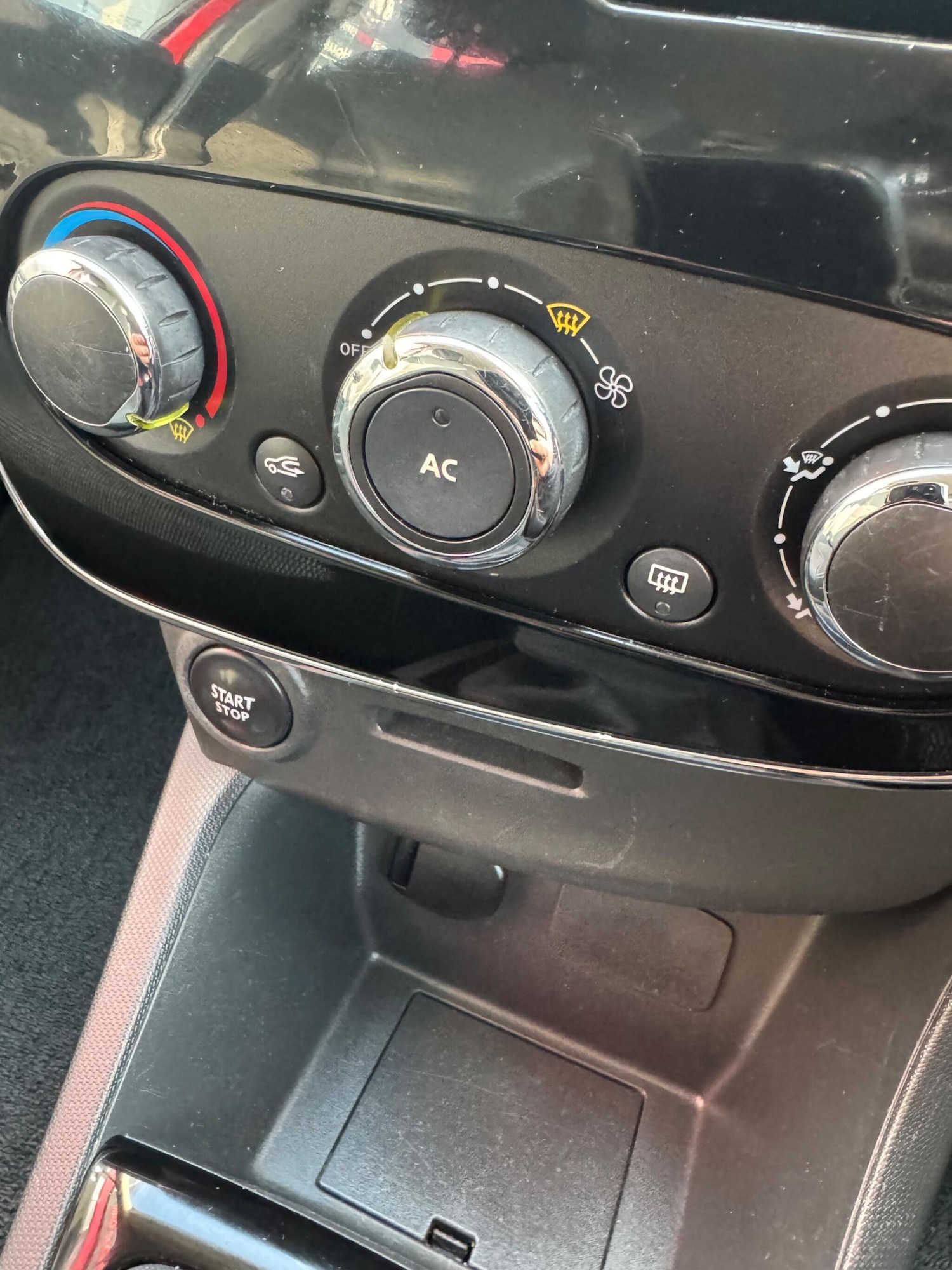 Used Renault Clio for sale - 77977970: Photo 24