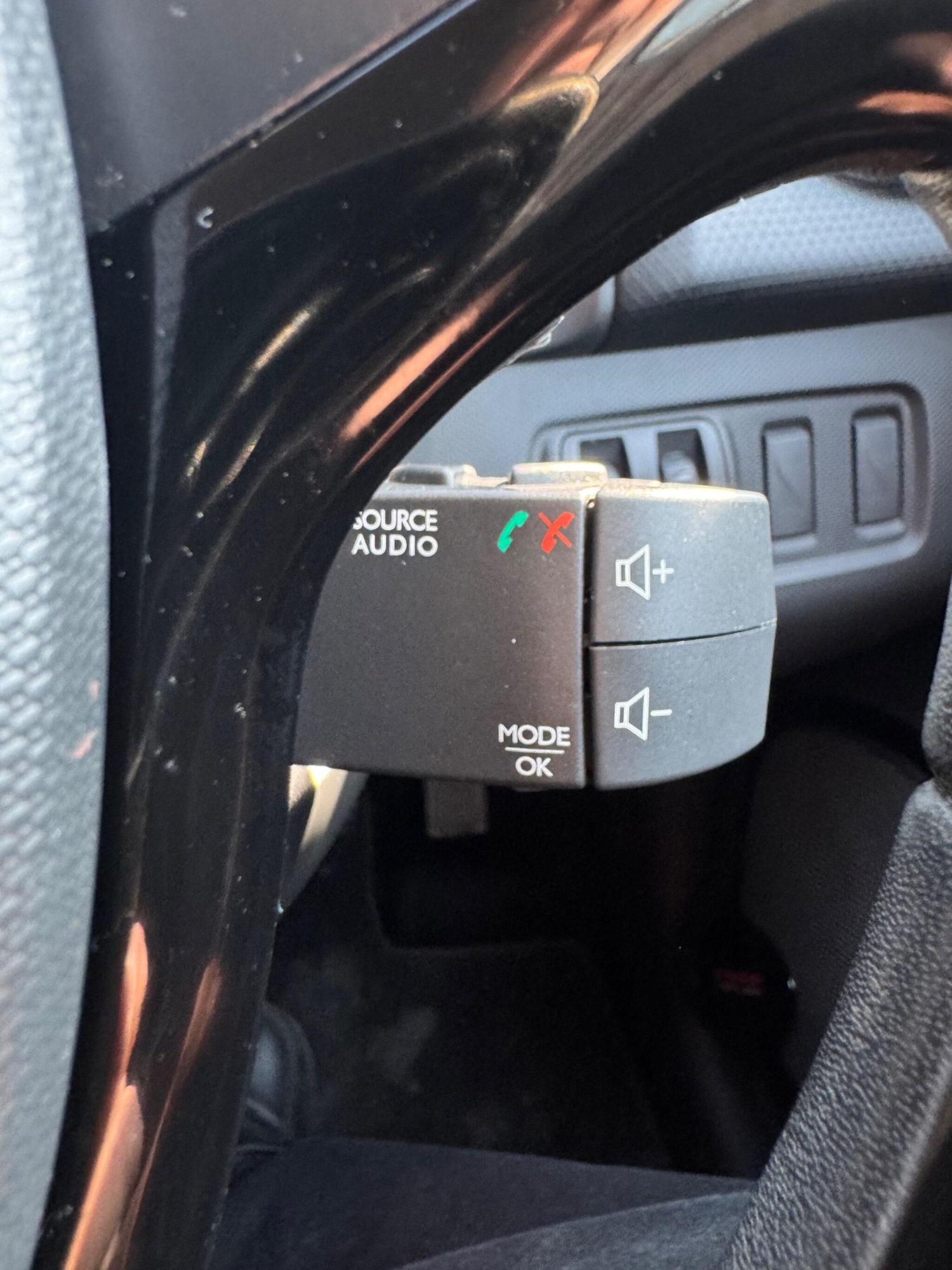 Used Renault Clio for sale - 77977970: Photo 25