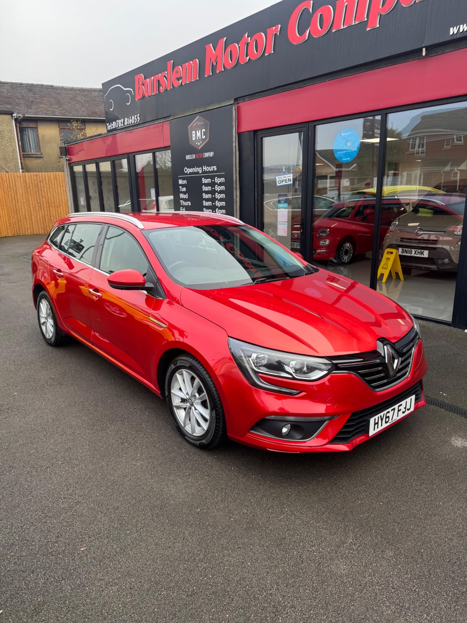 Used Renault Megane 2017 for sale - 77015404: Photo 2