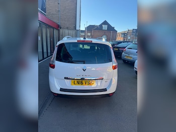 Used Renault Grand Scenic 2016 for sale - 76026758: Photo