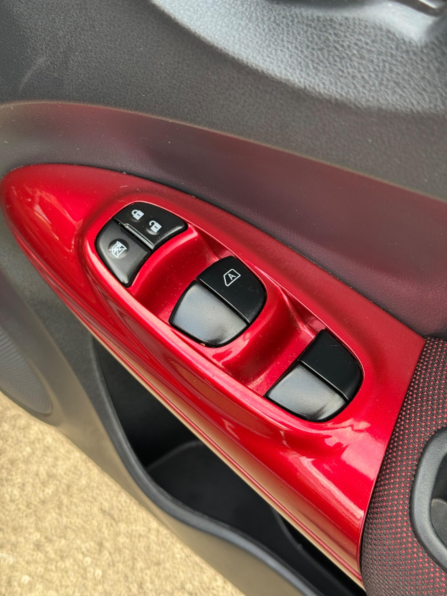 Used Nissan Juke 2014 for sale - 77050178: Photo 15