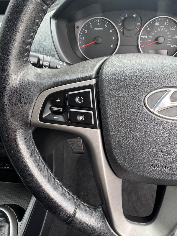 Used Hyundai i20 2014 for sale - 76283211: Photo 18