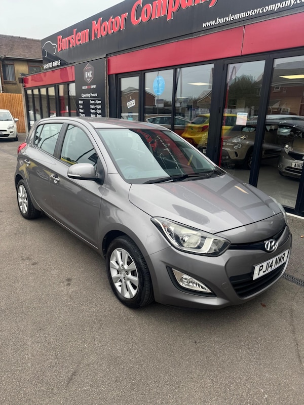 Used Hyundai i20 2014 for sale - 76283211: Photo 2