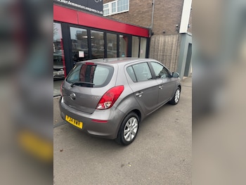 Used Hyundai i20 2014 for sale - 76283211: Photo 3