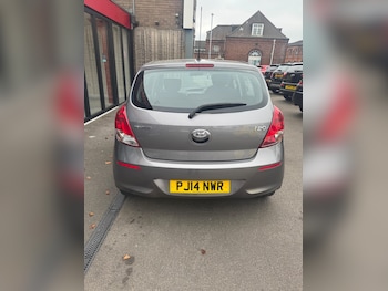 Used Hyundai i20 2014 for sale - 76283211: Photo 4