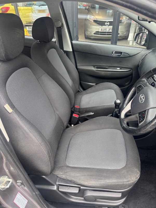 Used Hyundai i20 2014 for sale - 76283211: Photo 8