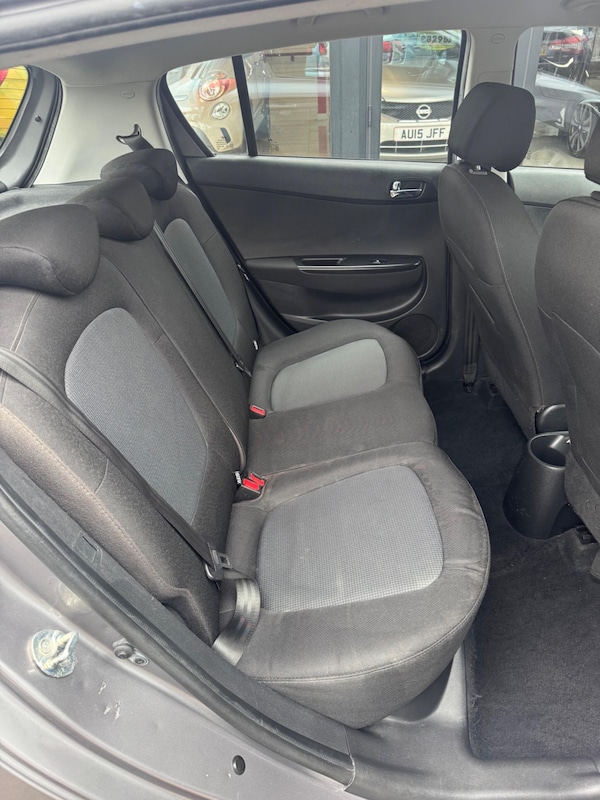 Used Hyundai i20 2014 for sale - 76283211: Photo 9