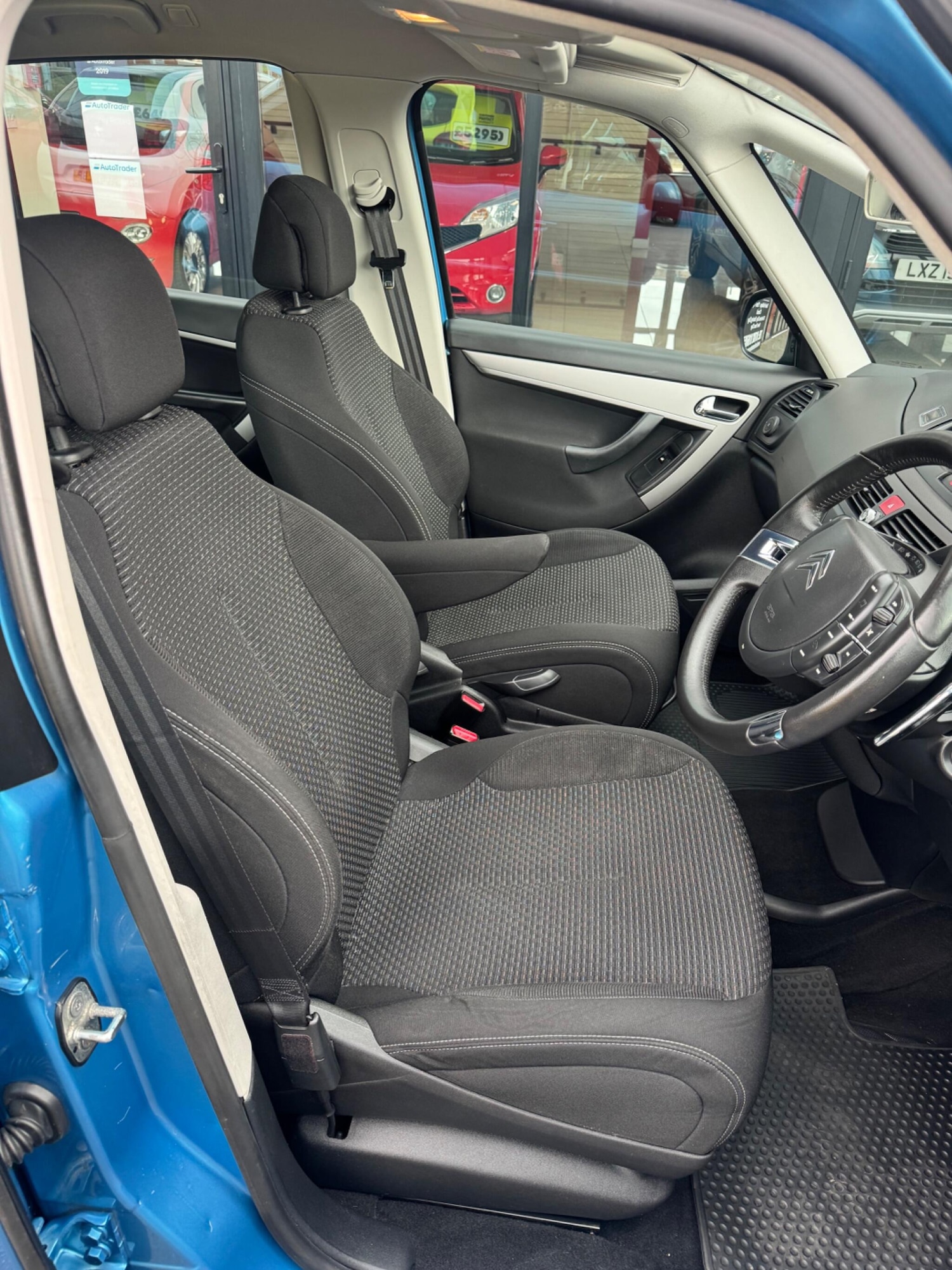 Used Citroen C4 Picasso 2009 for sale - 77633796: Photo 8