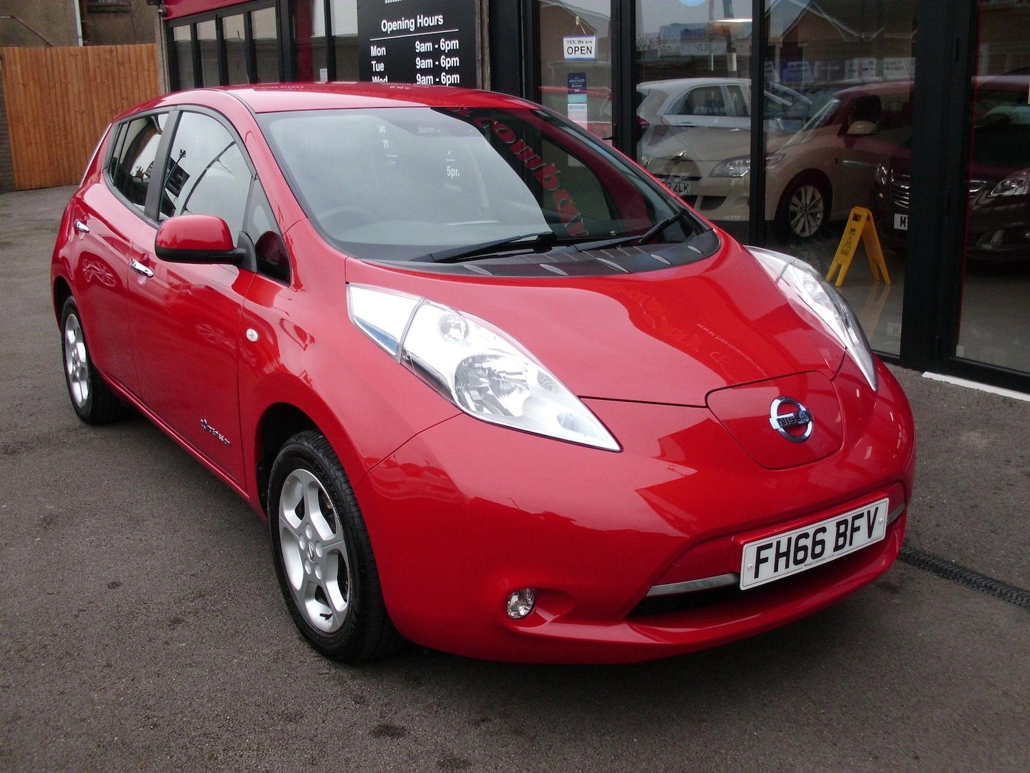 Used Nissan Leaf 2016 for sale - 76989769: Photo 2