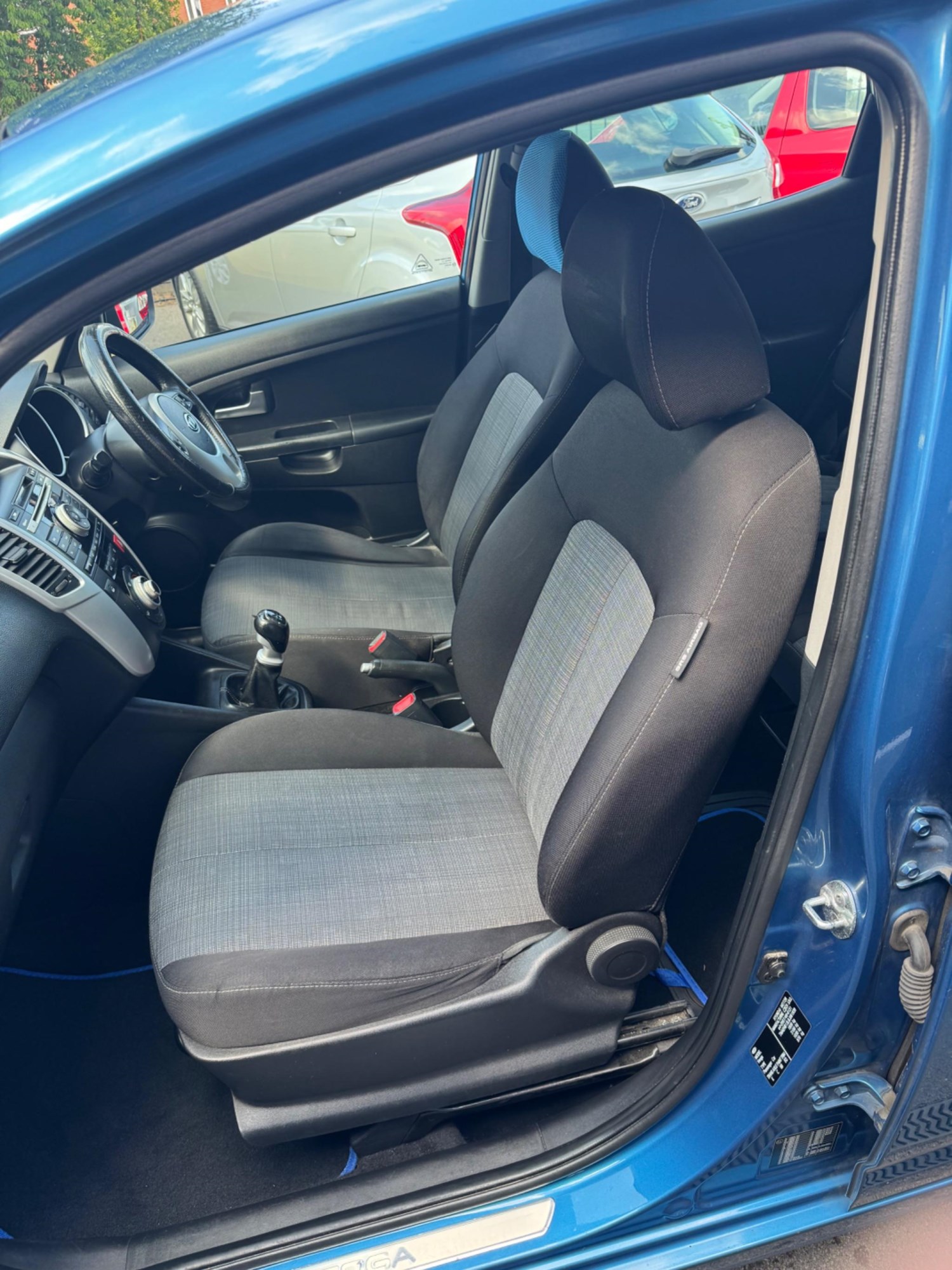 Kia Venga (11) - 1.4 CRDi EcoDynamics 2 Euro 5 (s/s) 5dr - Image 10