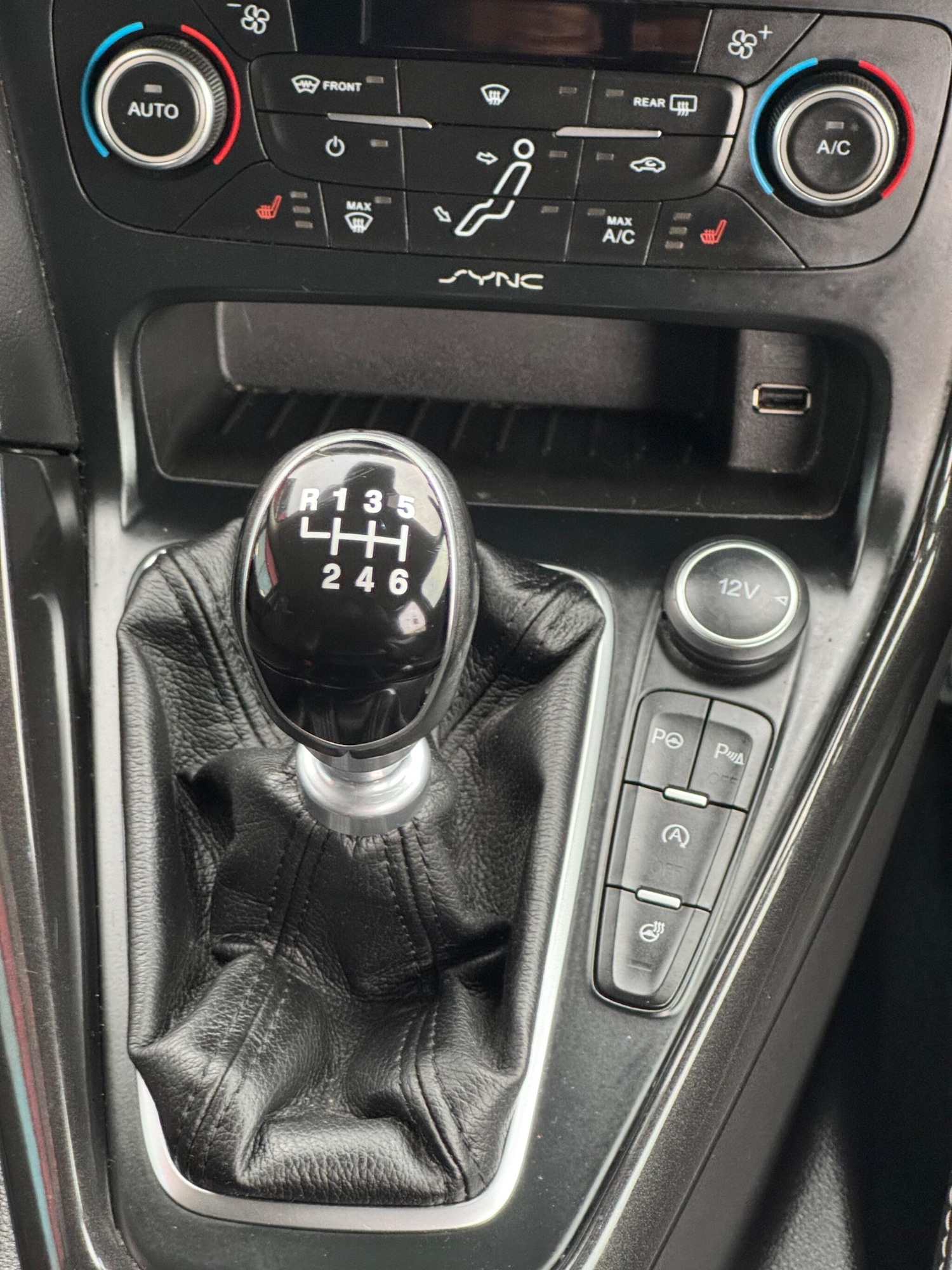 Used Ford Focus 2015 for sale - 76866128: Photo 16