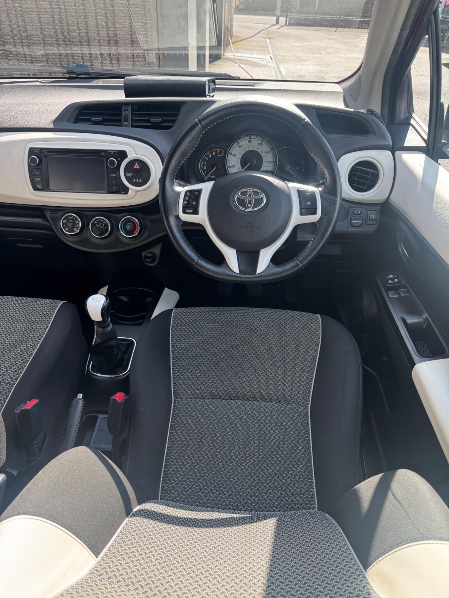 Used Toyota Yaris 2013 for sale - 76099558: Photo 13