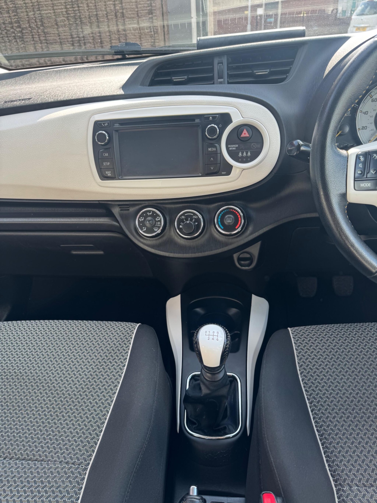 Used Toyota Yaris 2013 for sale - 76099558: Photo 14