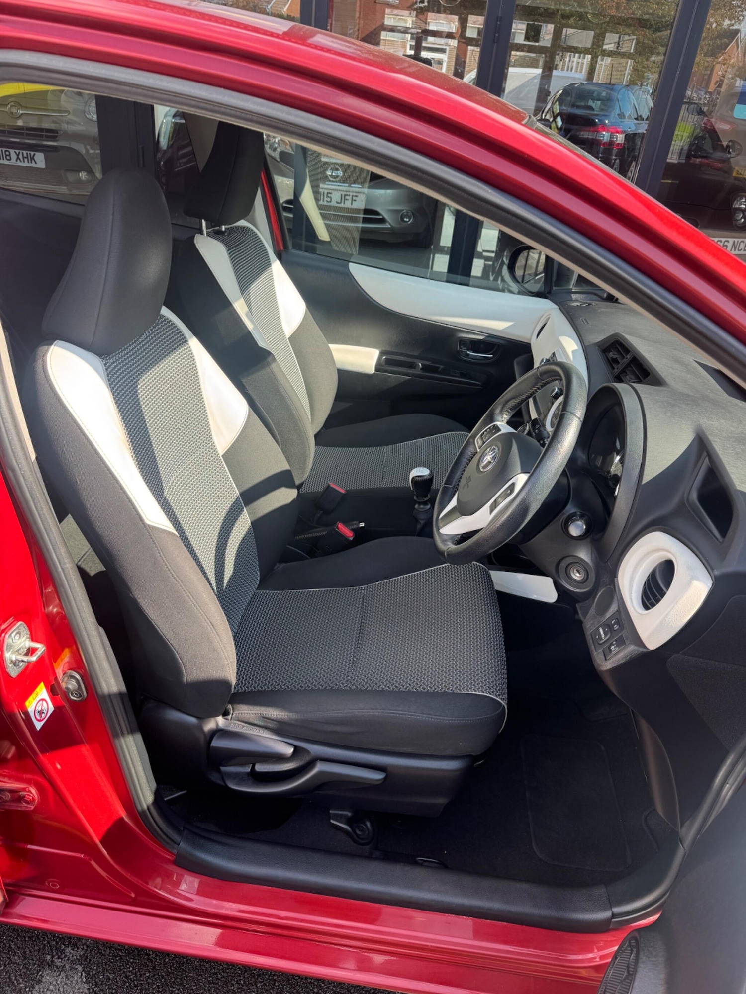 Used Toyota Yaris 2013 for sale - 76099558: Photo 8