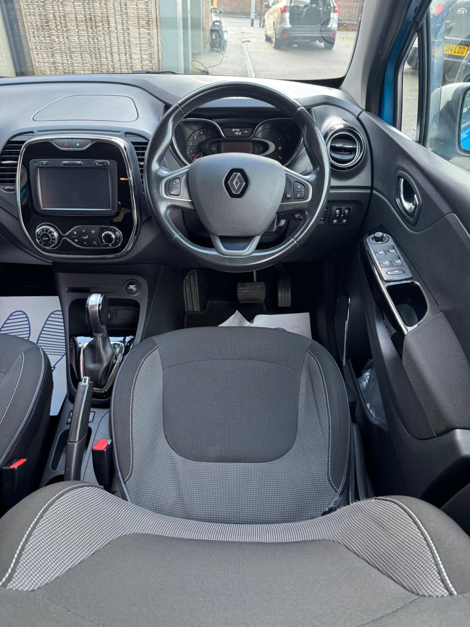 Used Renault Captur 2017 for sale - 76866209: Photo 14
