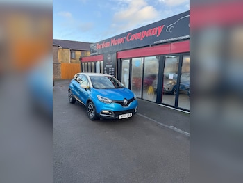 Used Renault Captur 2017 for sale - 76866209: Photo