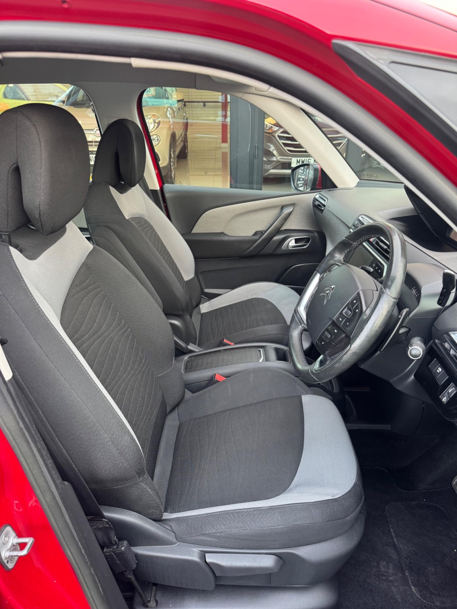 Used Citroen C4 Picasso 2014 for sale - 77021121: Photo 8