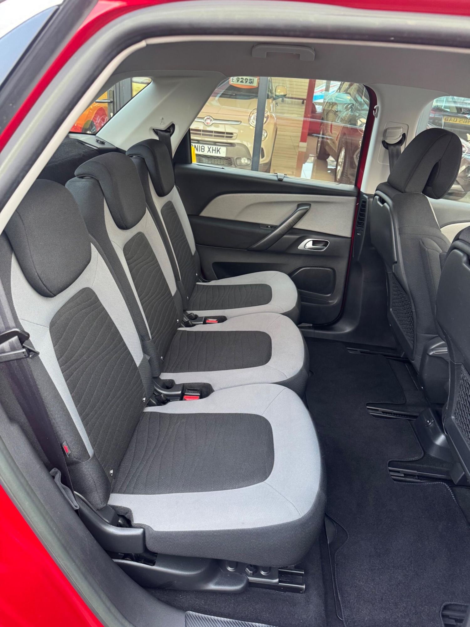 Used Citroen C4 Picasso 2014 for sale - 77021121: Photo 9