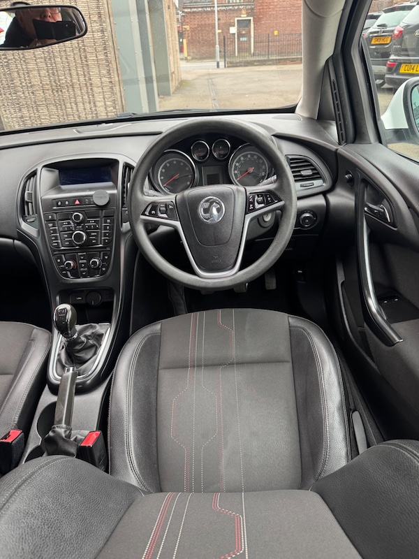 Used Vauxhall Astra 2012 for sale - 76259511: Photo 13