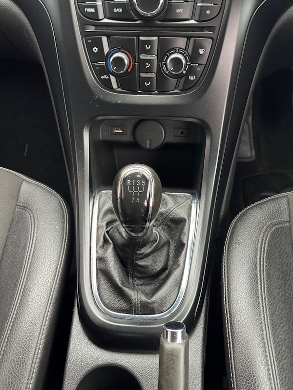 Used Vauxhall Astra 2012 for sale - 76259511: Photo 15