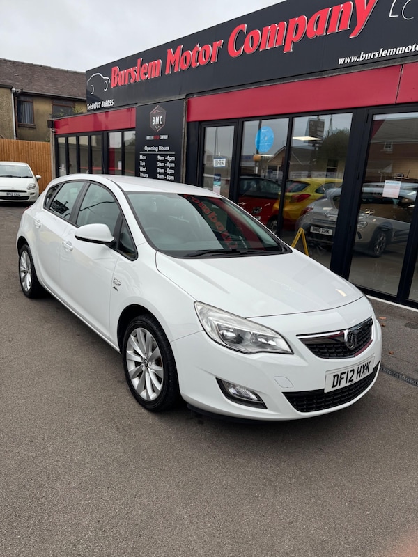 Used Vauxhall Astra 2012 for sale - 76259511: Photo 2
