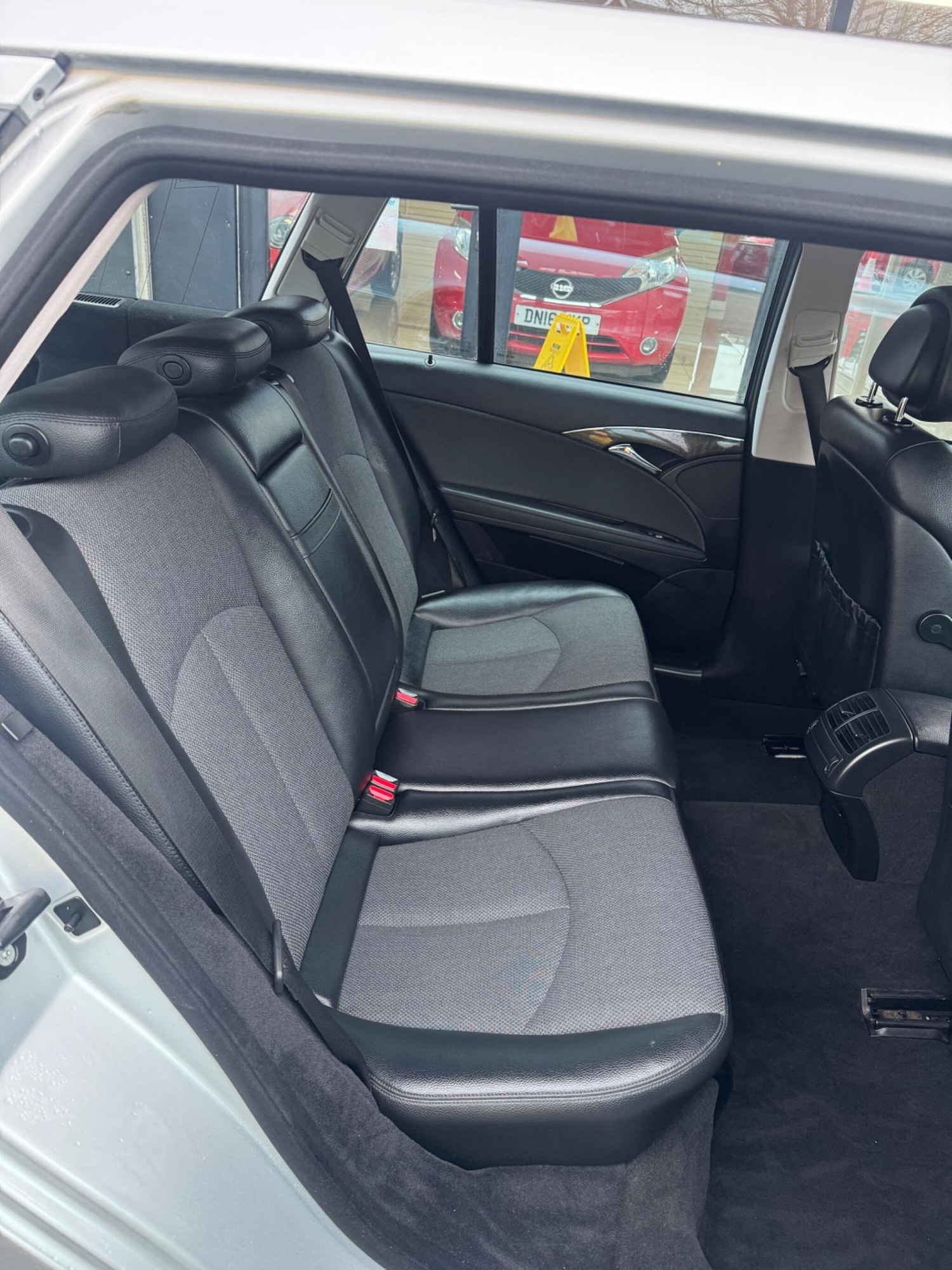 Used Mercedes-Benz E Class 2008 for sale - 77412078: Photo 9