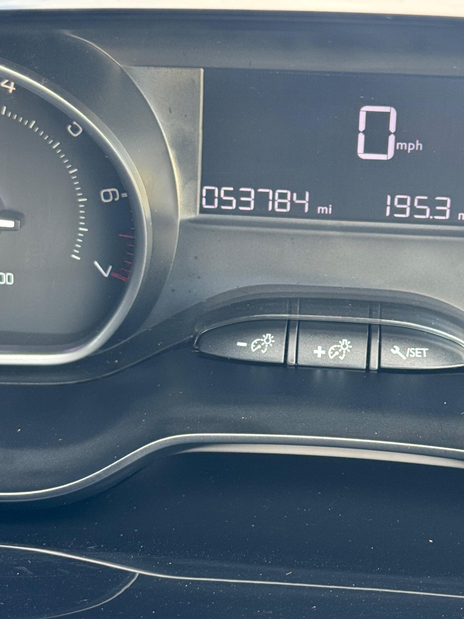 Used Peugeot 2008 2016 for sale - 77015767: Photo 20