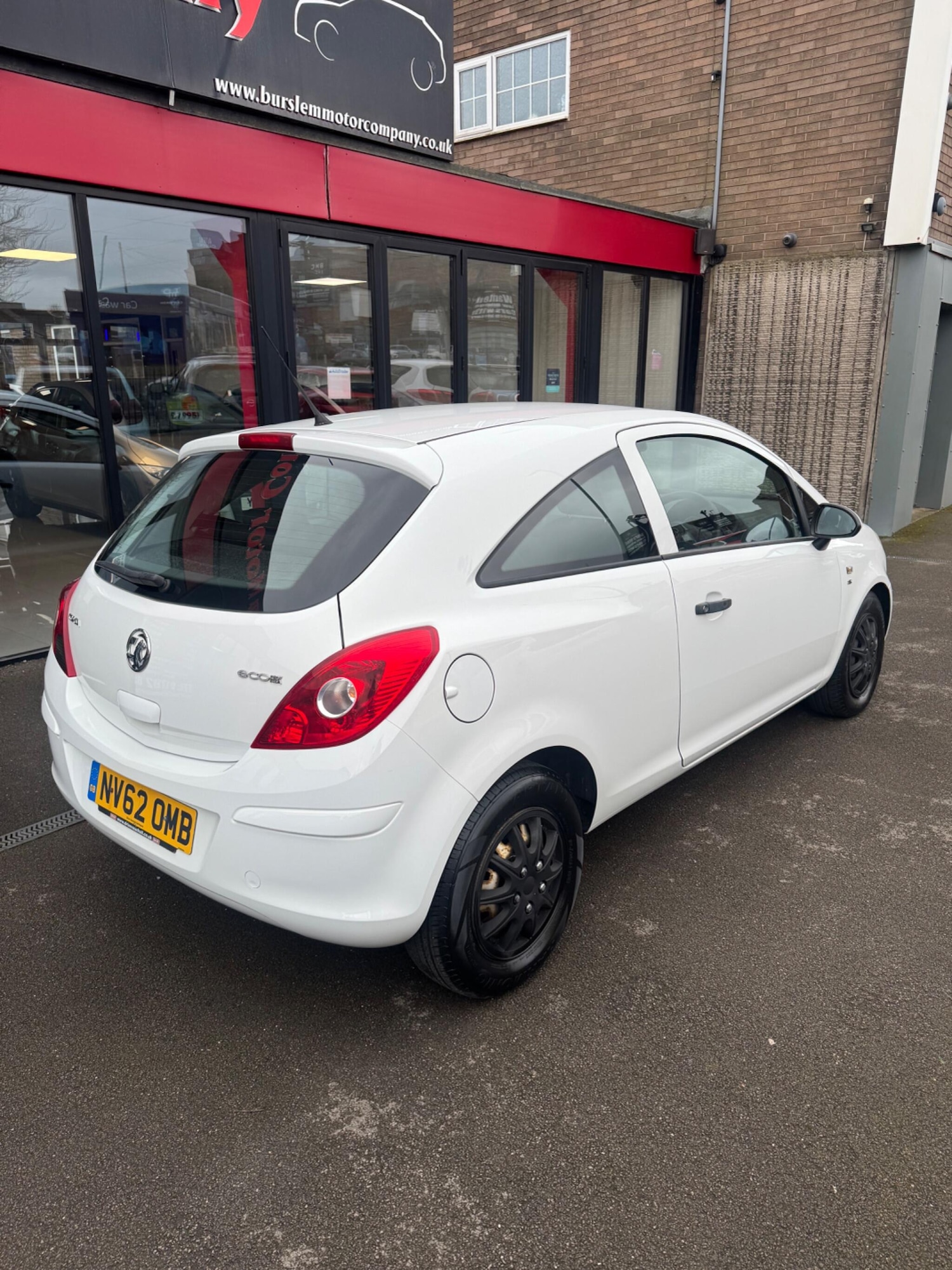 Used Vauxhall Corsa 2013 for sale - 77783577: Photo 3