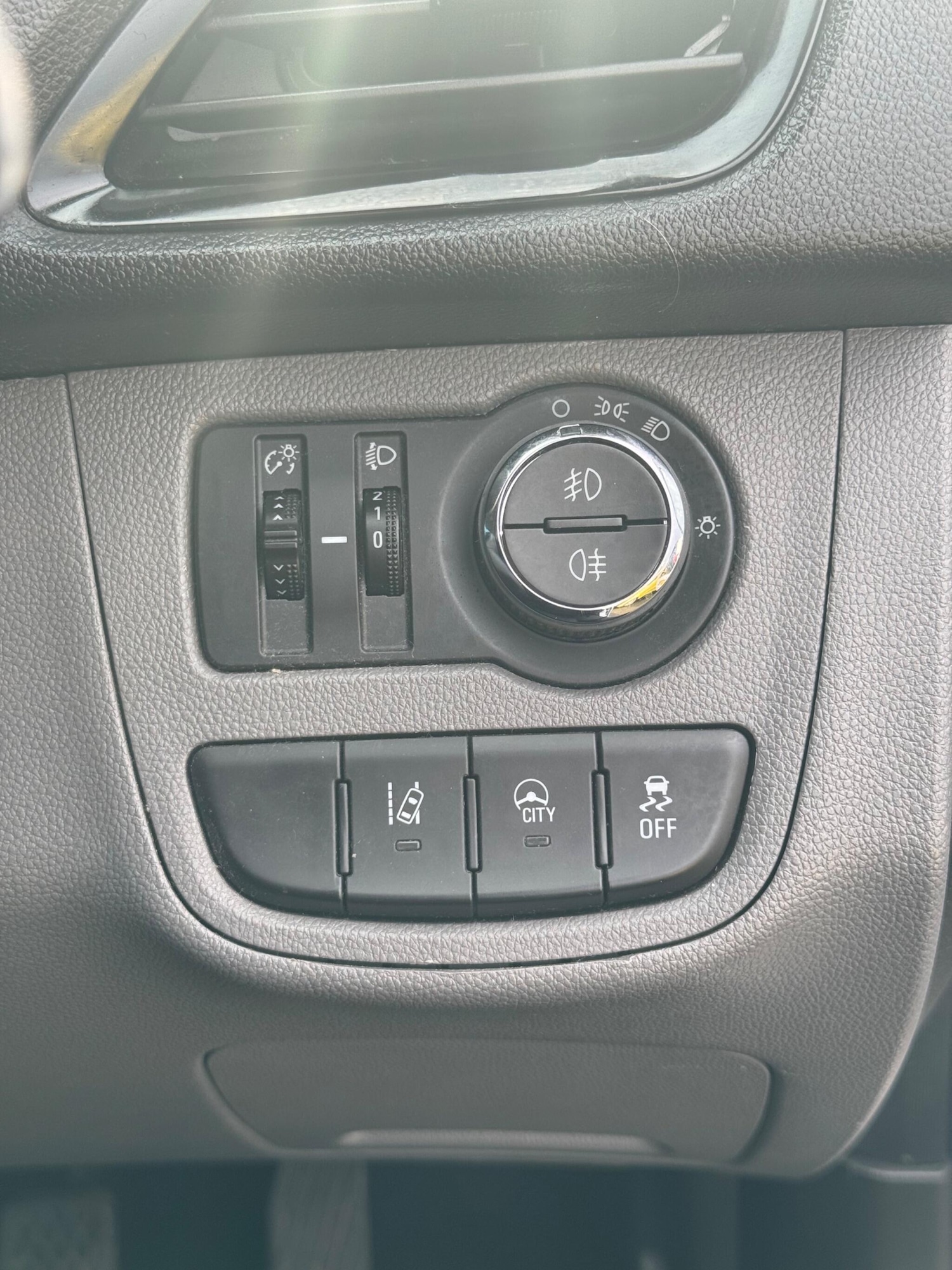 Used Vauxhall Viva 2016 for sale - 76942553: Photo 17