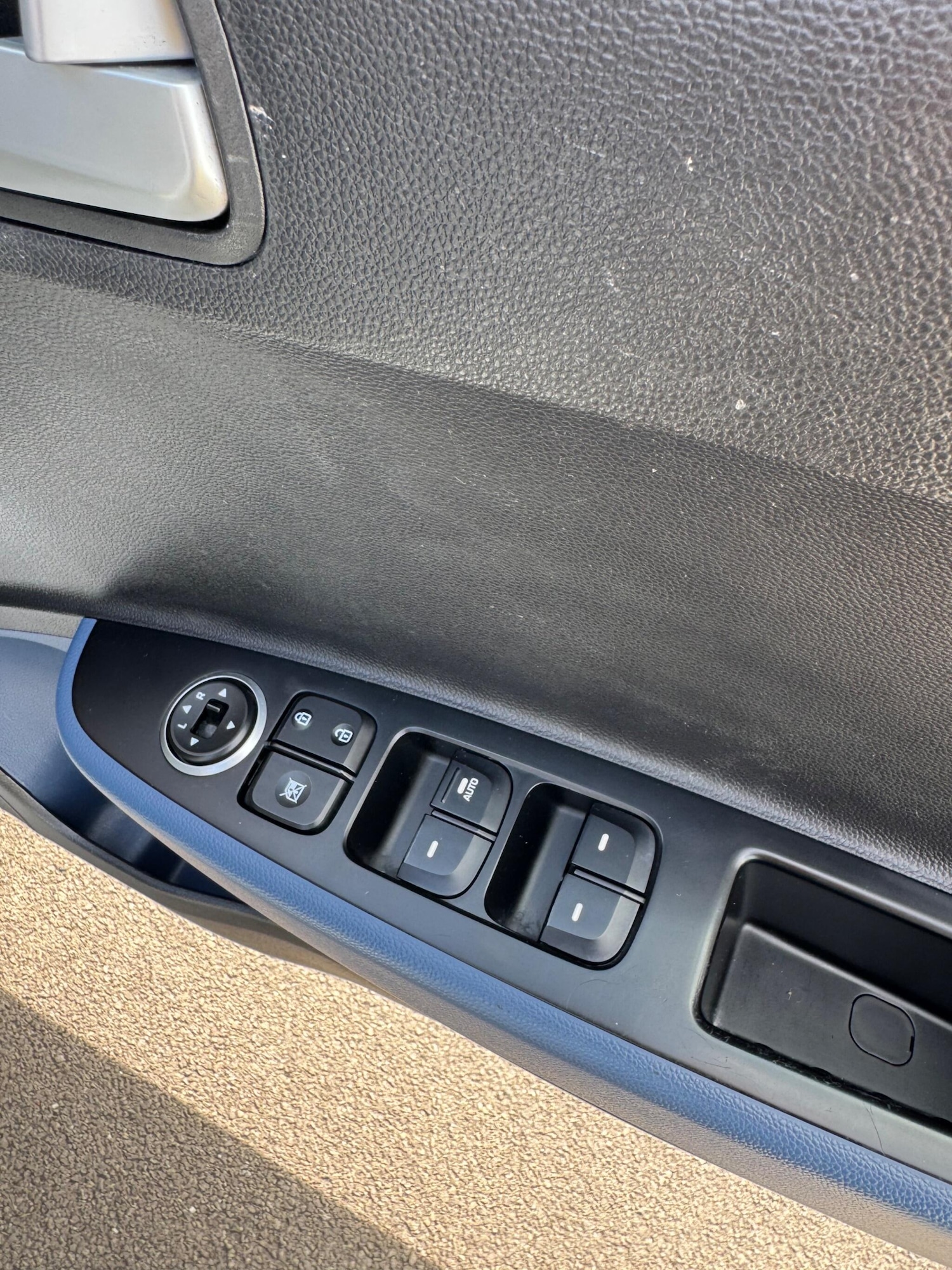 Used Hyundai i10 2016 for sale - 76988604: Photo 16