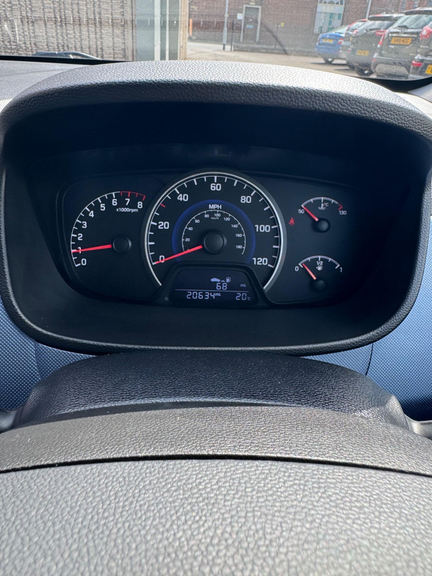 Used Hyundai i10 2016 for sale - 76988604: Photo 19