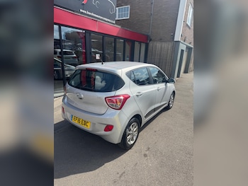 Used Hyundai i10 2016 for sale - 76988604: Photo