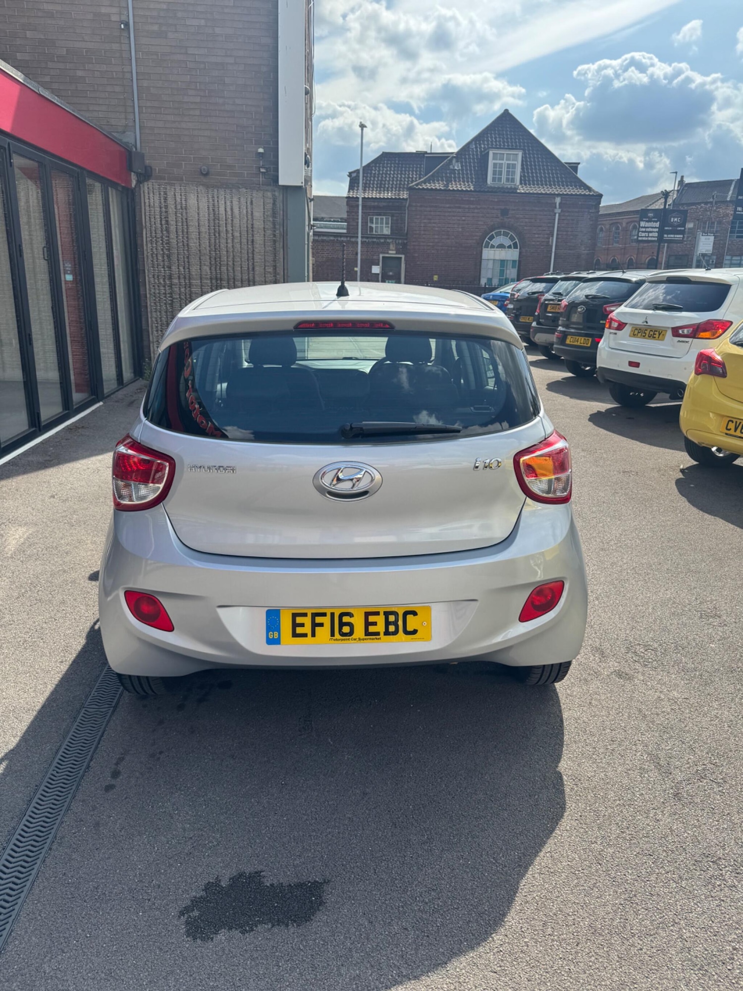 Used Hyundai i10 2016 for sale - 76988604: Photo 4