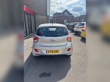 Used Hyundai i10 2016 for sale - 76988604: Photo