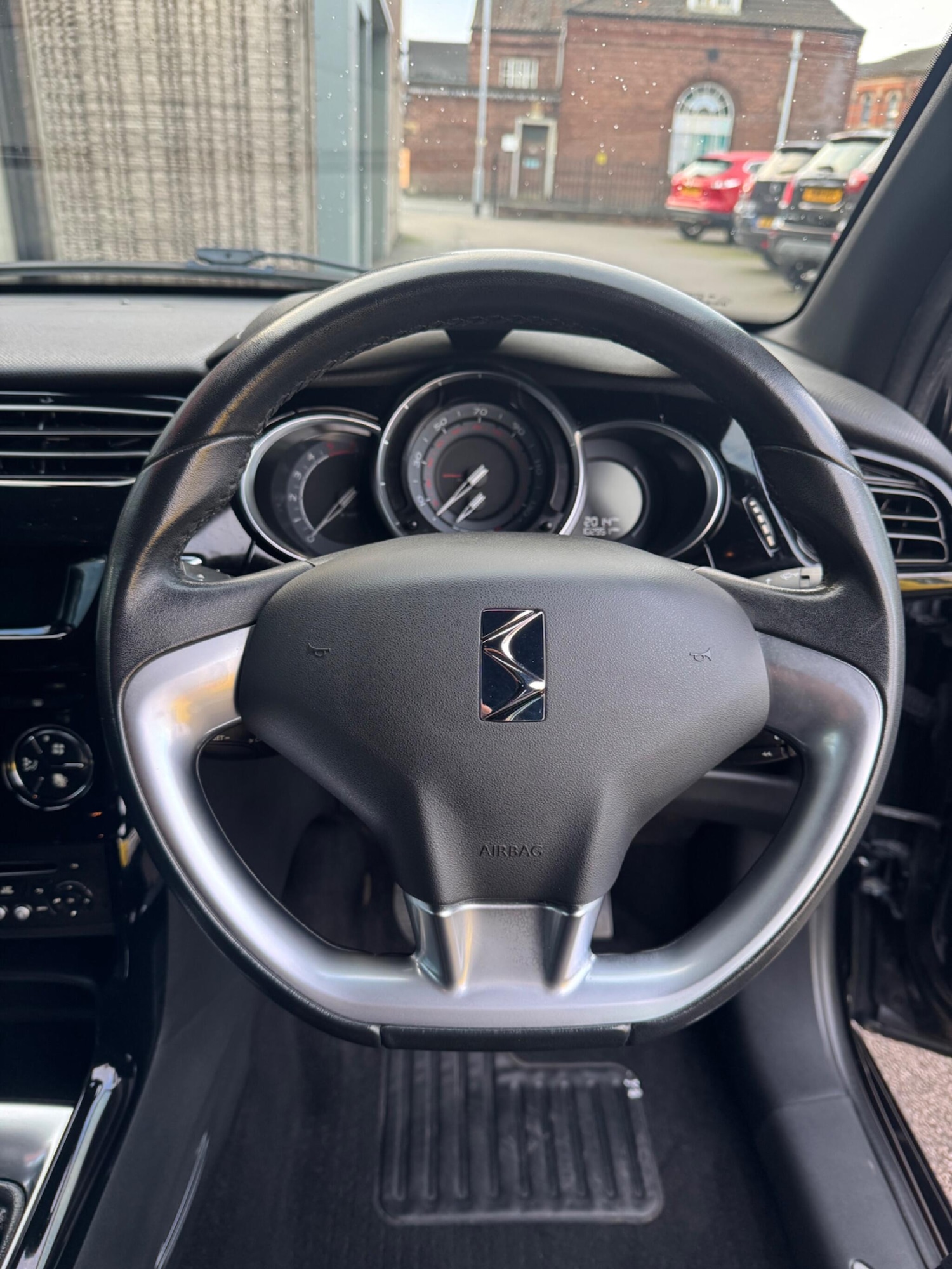 Used Citroen DS3 2014 for sale - 76377886: Photo 14