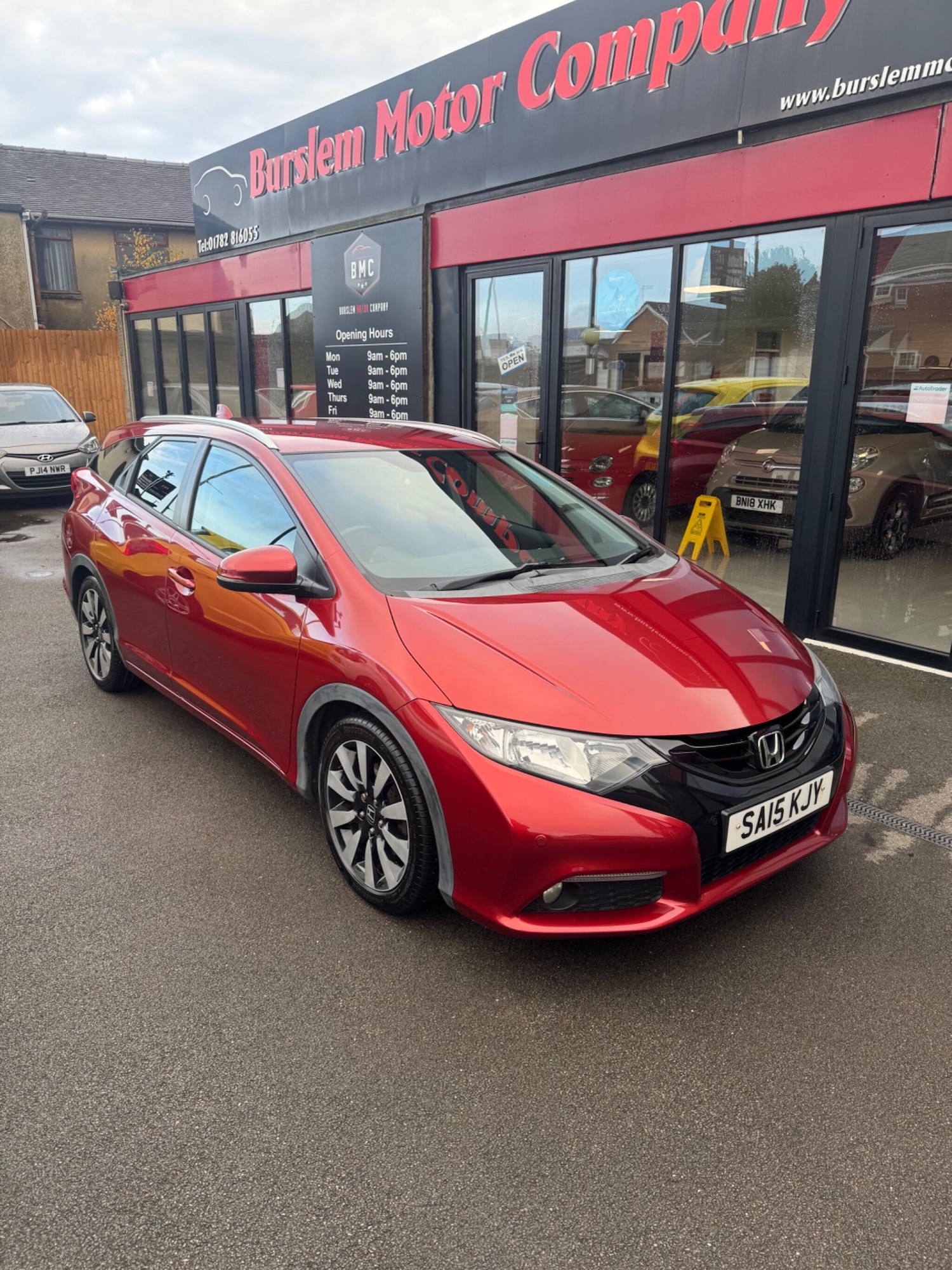 Used Honda Civic 2015 for sale - 76926136: Photo 2