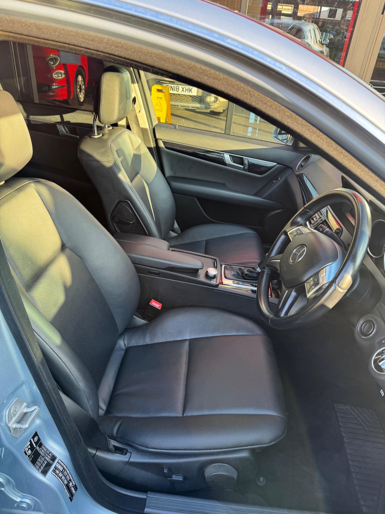 Used Mercedes-Benz C Class 2013 for sale - 76925933: Photo 8