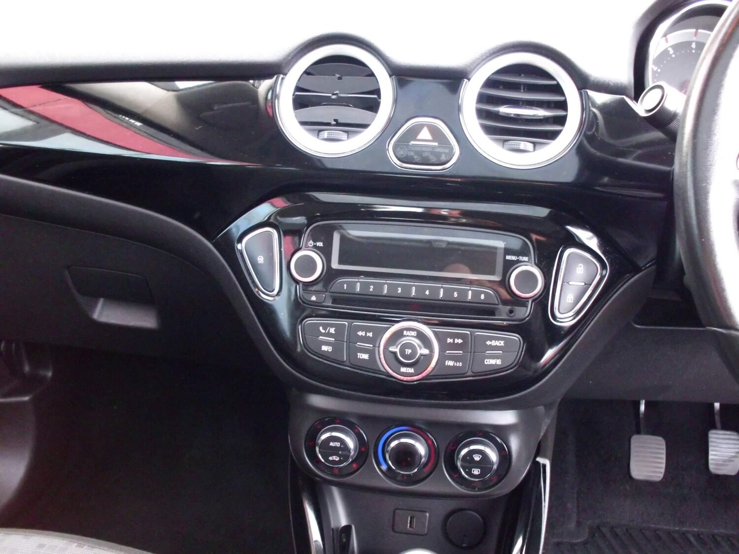 Used Vauxhall ADAM 2017 for sale - 77478687: Photo 16