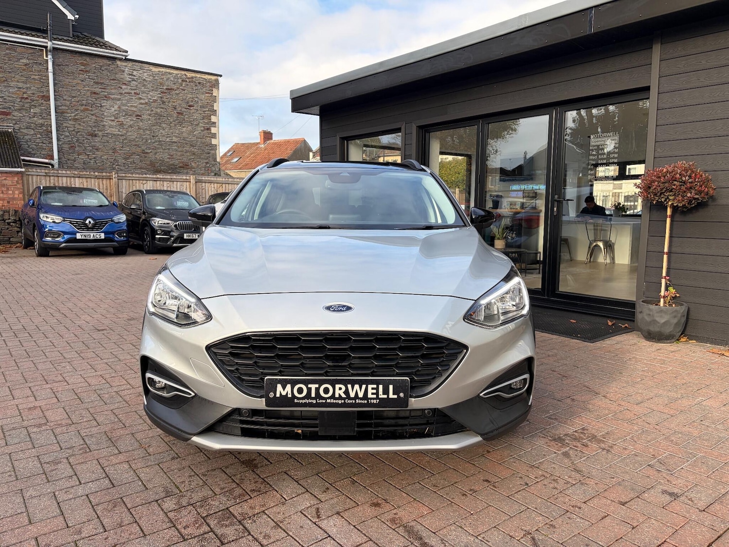 Used Ford Focus 2021 for sale - 76370698: Photo 2