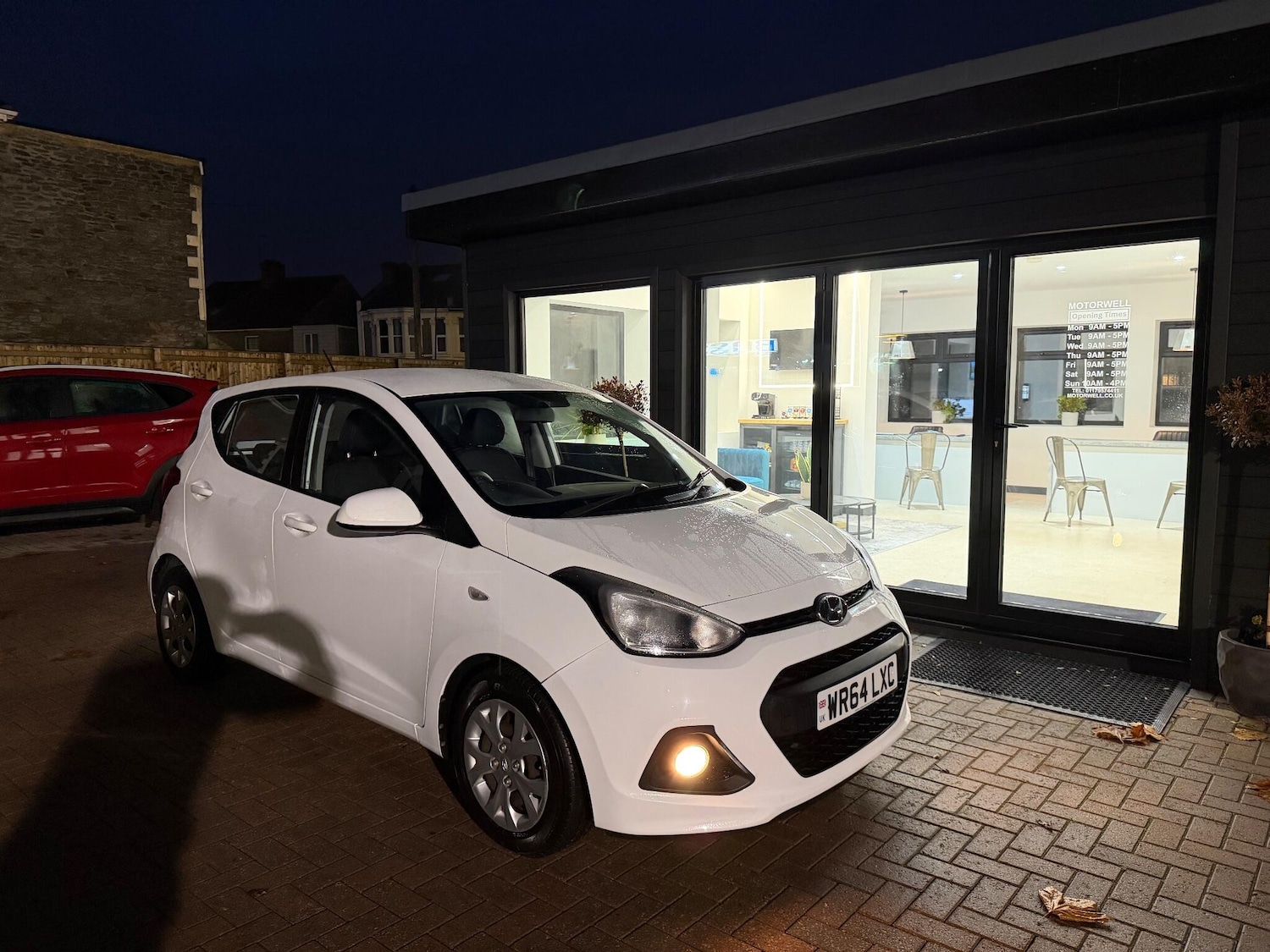 Used Hyundai i10 2014 for sale - 76592591: Photo 1