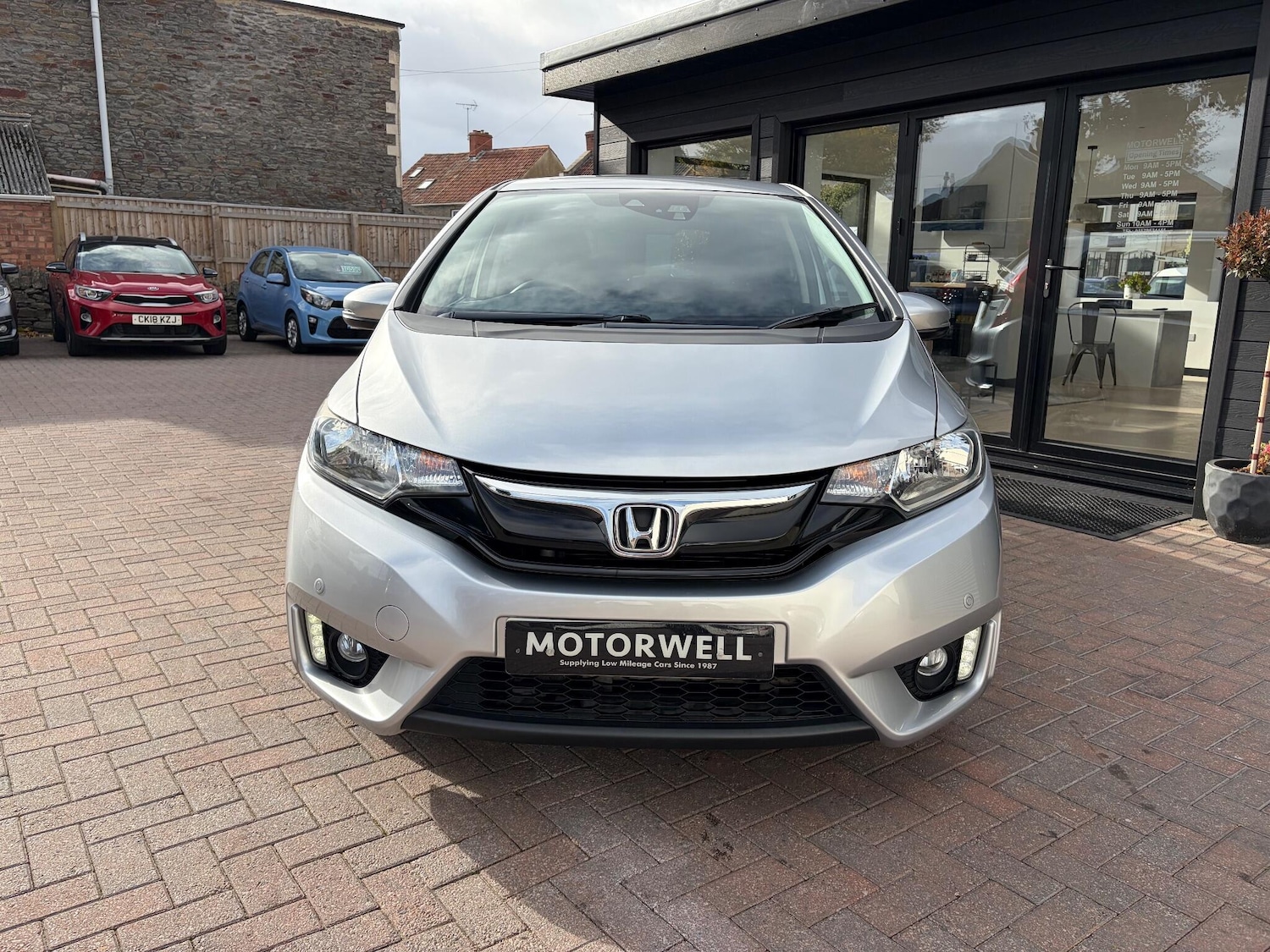 Used Honda Jazz 2017 for sale - 76174691: Photo 3