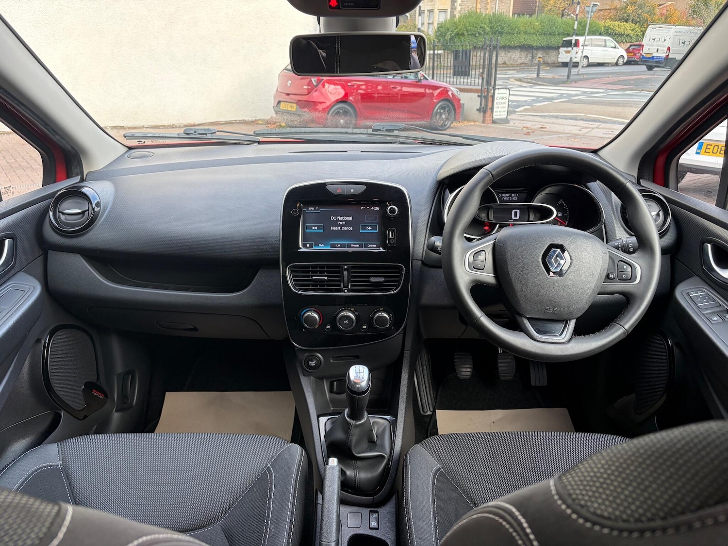 Used Renault Clio 2017 for sale - 76377259: Photo 12