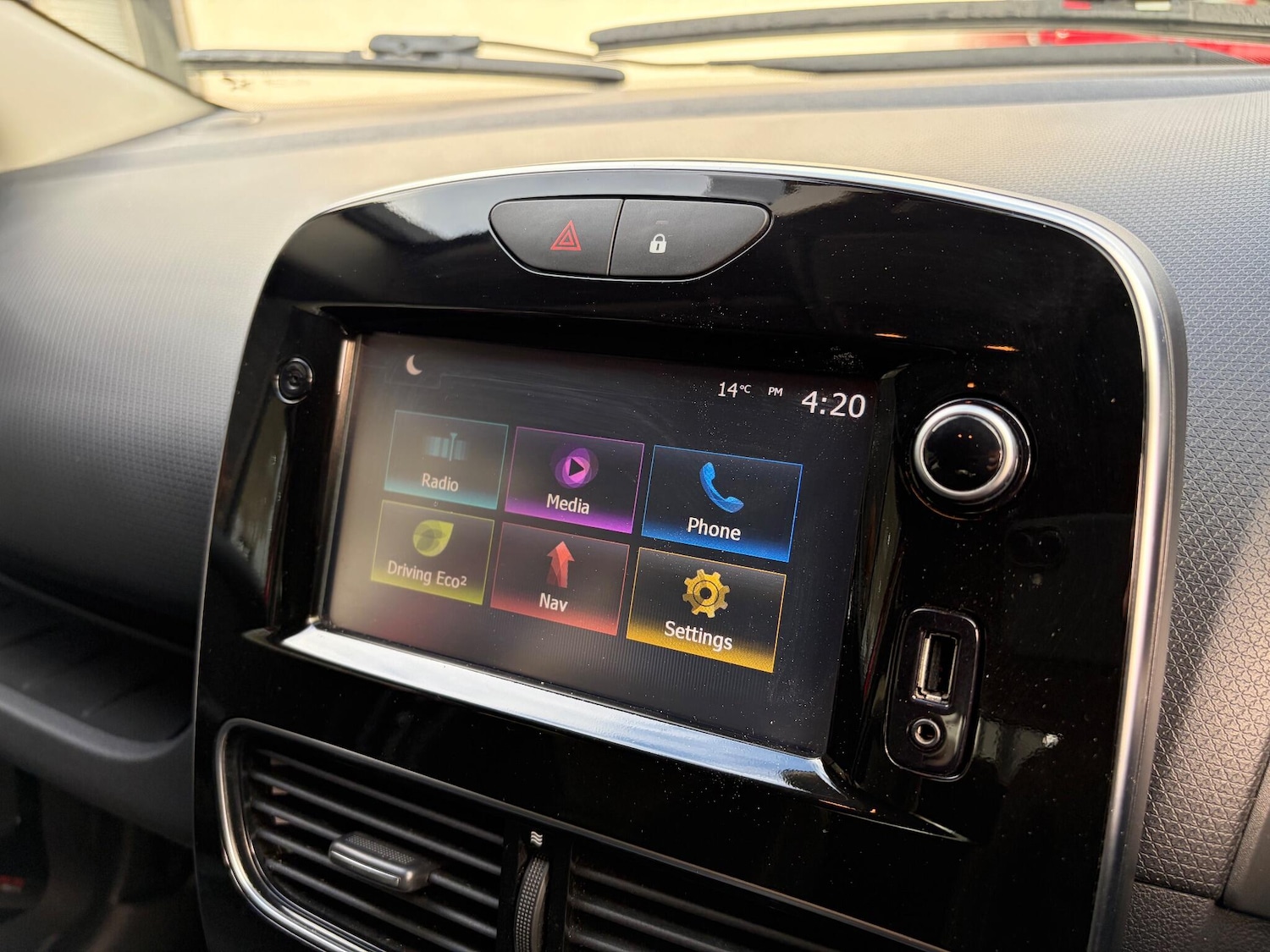 Used Renault Clio 2017 for sale - 76377259: Photo 14