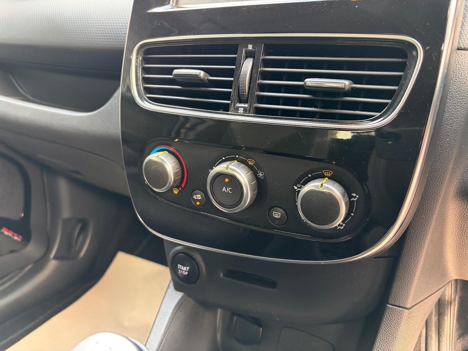 Used Renault Clio 2017 for sale - 76377259: Photo 20
