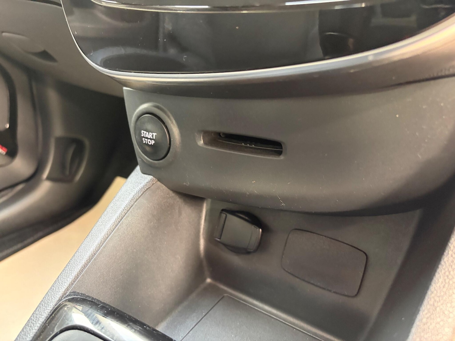 Used Renault Clio 2017 for sale - 76377259: Photo 21
