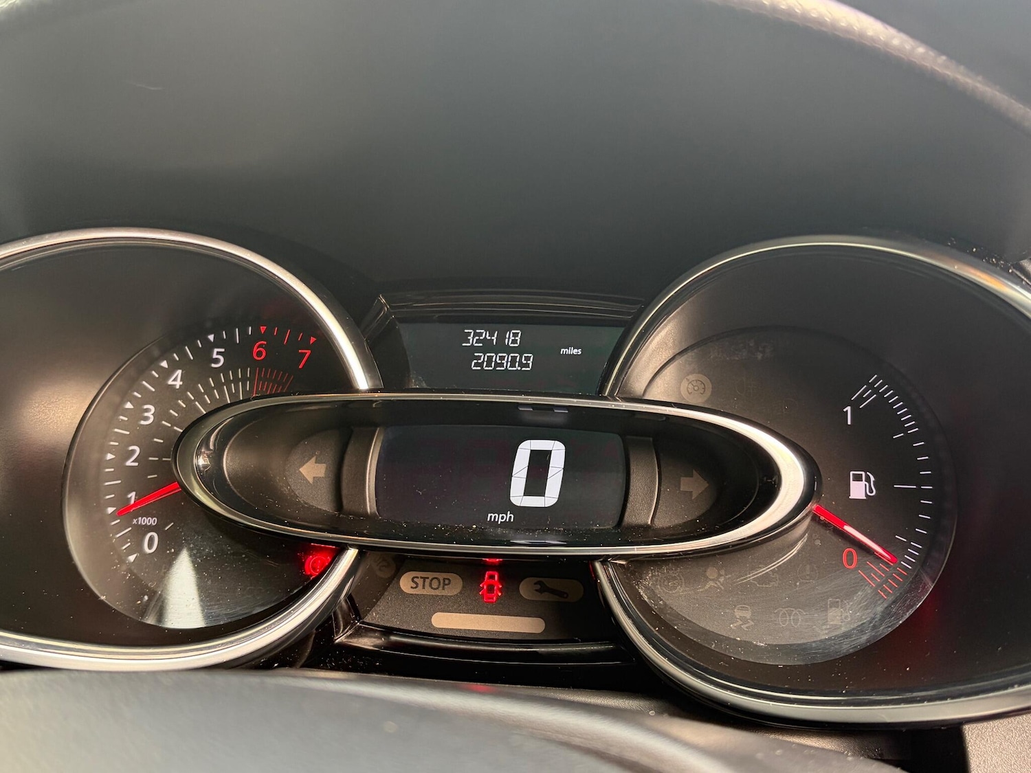 Used Renault Clio 2017 for sale - 76377259: Photo 23