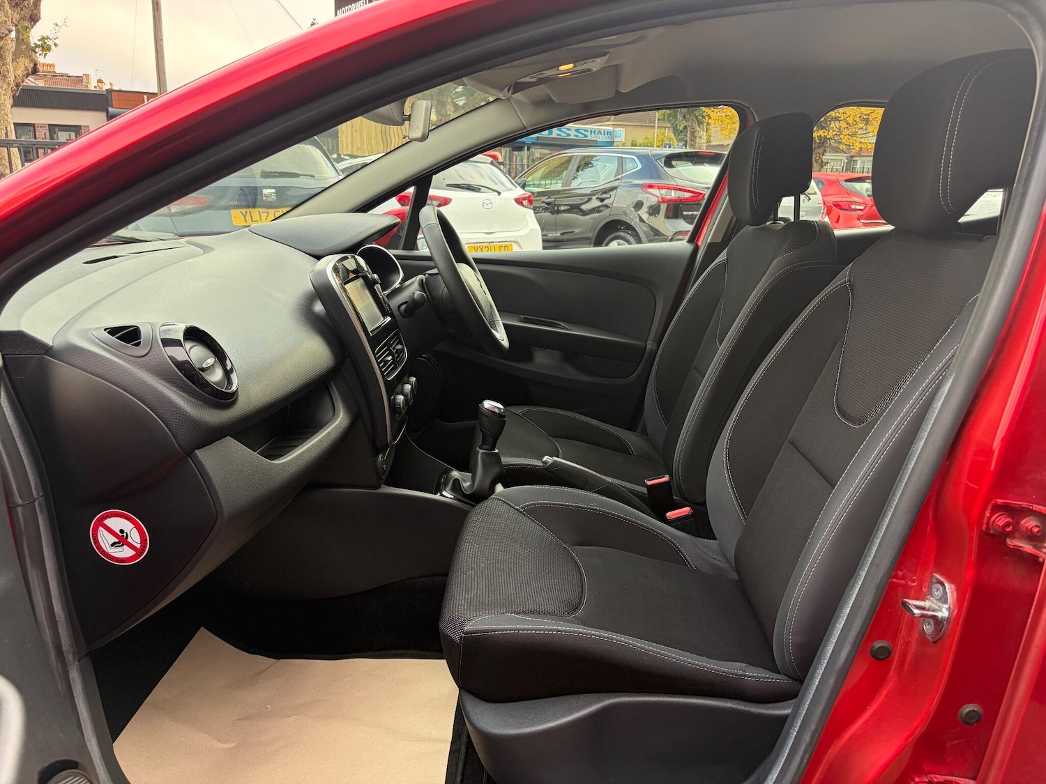 Used Renault Clio 2017 for sale - 76377259: Photo 25