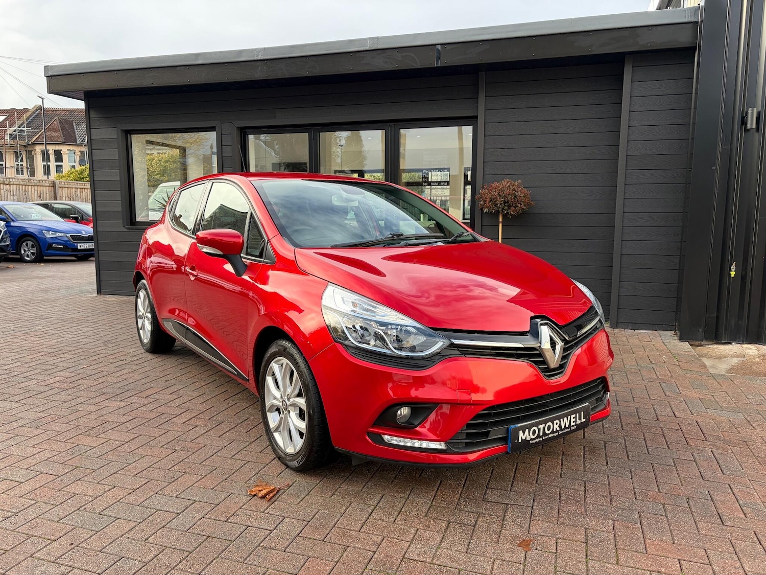 Used Renault Clio 2017 for sale - 76377259: Photo 4