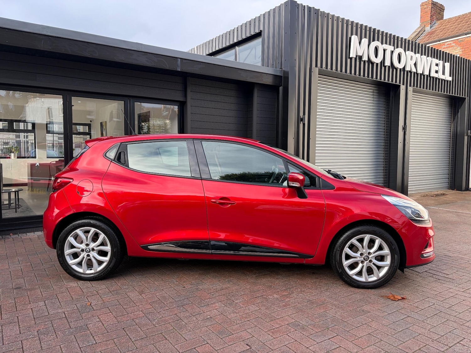 Used Renault Clio 2017 for sale - 76377259: Photo 5